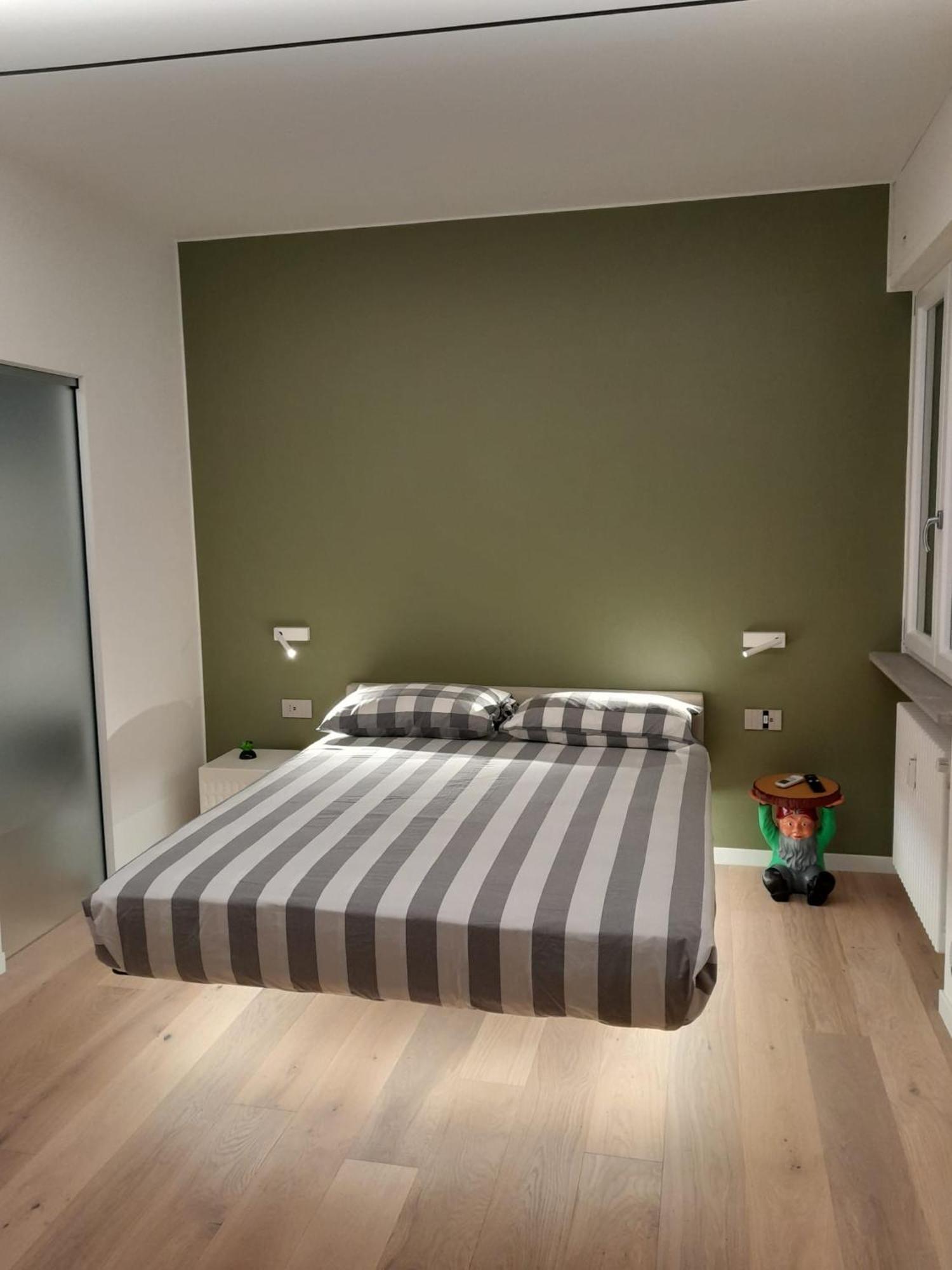 Monolocale Cairoli 18 Apartman Fiorenzuola dʼArda Kültér fotó